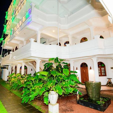 Royal Beach Hotel & Restaurant Hikkaduwa Extérieur photo