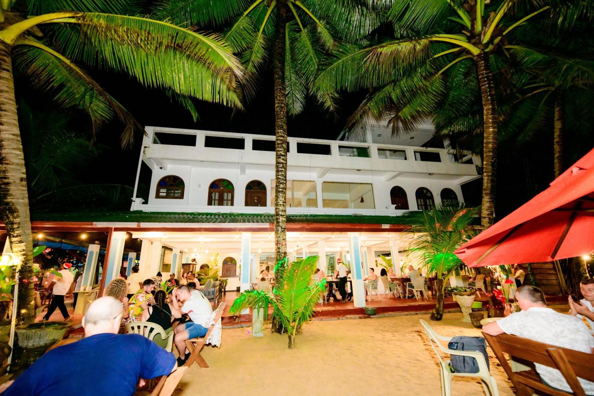 Royal Beach Hotel & Restaurant Hikkaduwa Extérieur photo