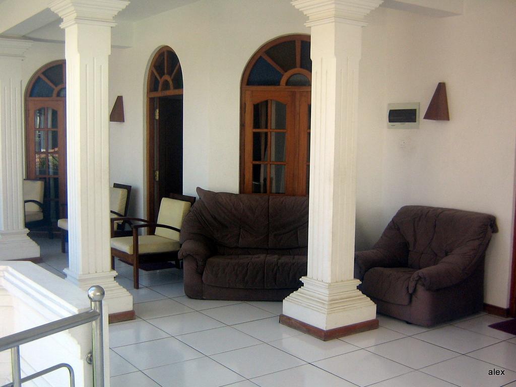 Royal Beach Hotel & Restaurant Hikkaduwa Extérieur photo
