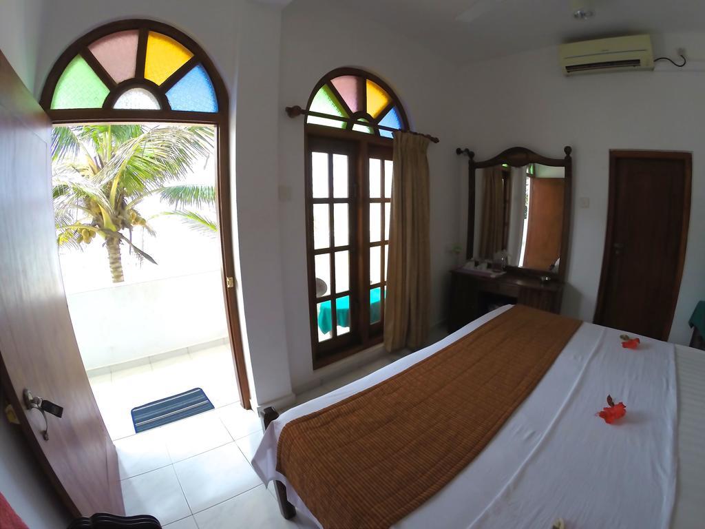 Royal Beach Hotel & Restaurant Hikkaduwa Extérieur photo