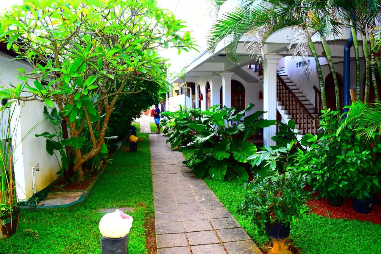 Royal Beach Hotel & Restaurant Hikkaduwa Extérieur photo