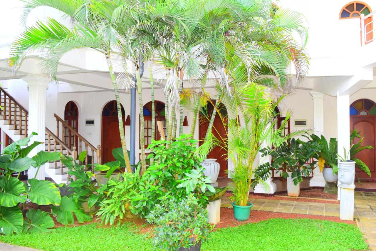 Royal Beach Hotel & Restaurant Hikkaduwa Extérieur photo